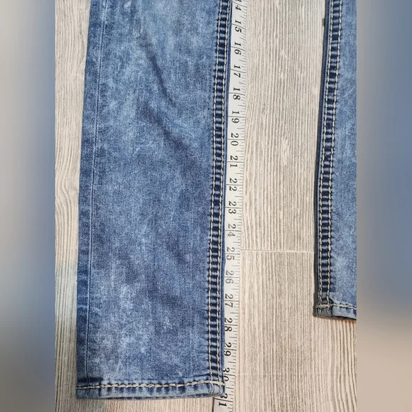 Rock Revival Jean's - Picture 5 of 8